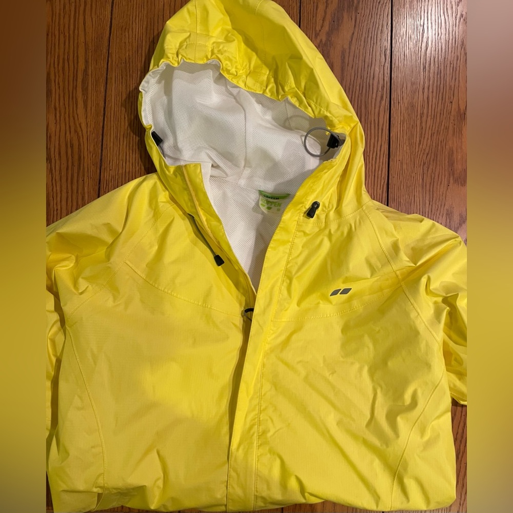 EUC Koppen rain jacket, size medium, yellow